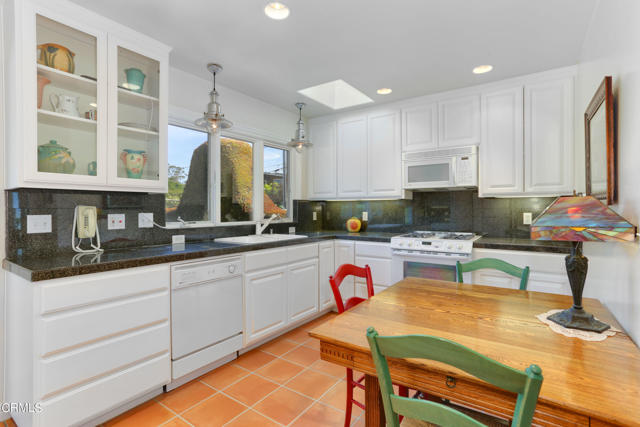 Detail Gallery Image 22 of 40 For 113 Fourth Ave, Santa Cruz,  CA 95062 - 4 Beds | 2/2 Baths