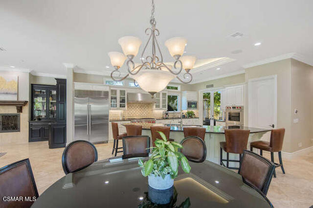 421 Whitegate Road, Thousand Oaks CA: https://media.crmls.org/mediaz/fcf3c550-d99e-4116-9070-4b1740385b44.jpg
