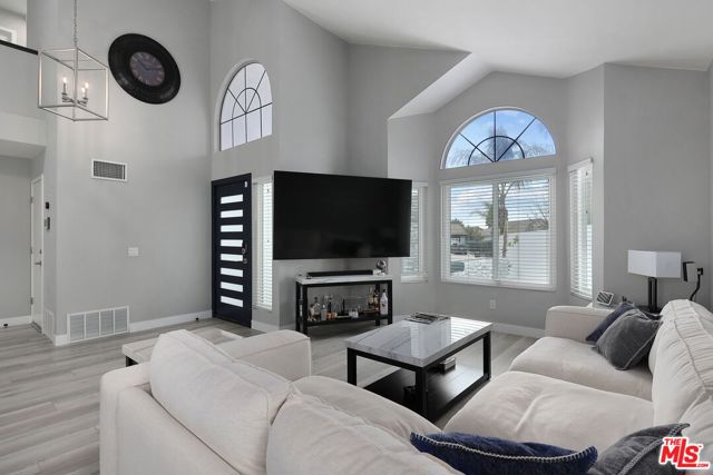 39665 Maple Leaf Court, Murrieta CA: https://media.crmls.org/mediaz/fcf3e999-9c8f-4d84-9db0-0ac831755a20.jpg