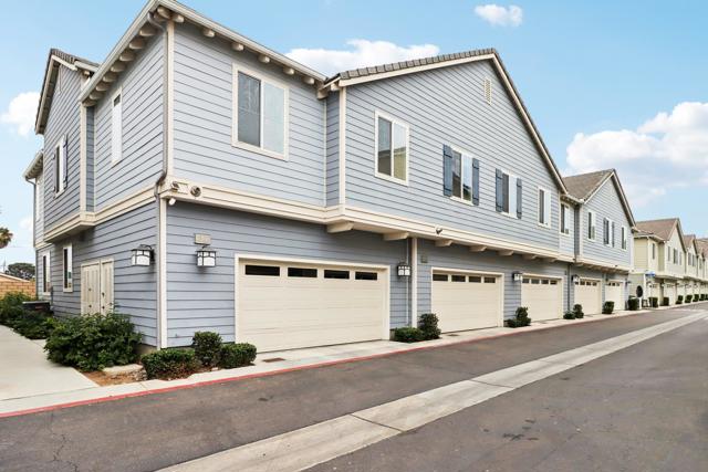 511 Surfbird Ln, Imperial Beach CA: https://media.crmls.org/mediaz/fcf3f204-42bd-49f6-a3aa-c0b2f65d2e23.jpg