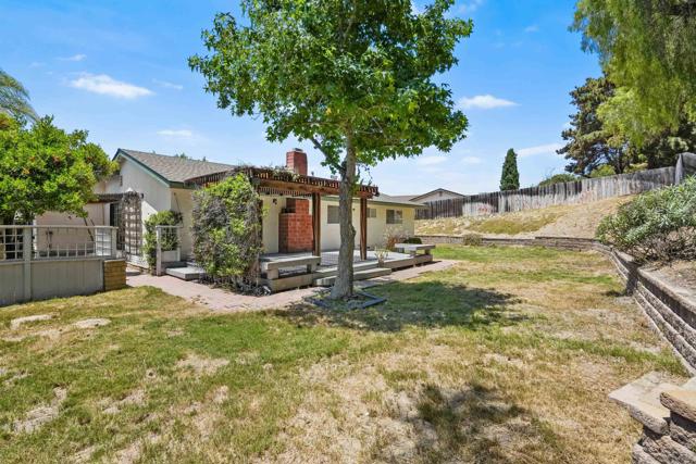 931 Rutgers Ave, Chula Vista CA: https://media.crmls.org/mediaz/fcf40bf1-e8da-4e59-83cd-7d2cca847946.jpg