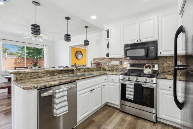 515 Zircon Way, Livermore CA: https://media.crmls.org/mediaz/fcf4c37d-06eb-4ee0-aed8-b66c2a2f8ba8.jpg