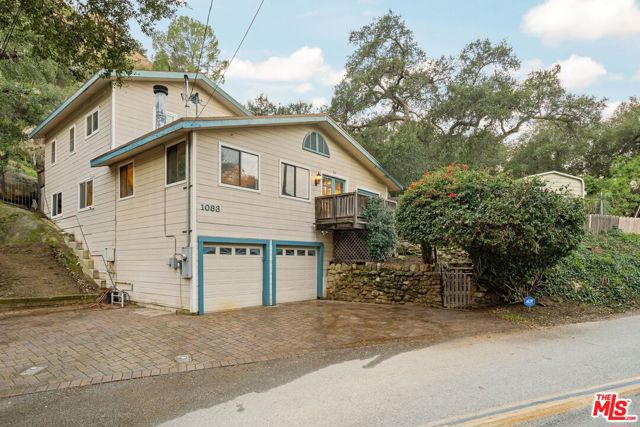 1083 Katherine Road photo 5