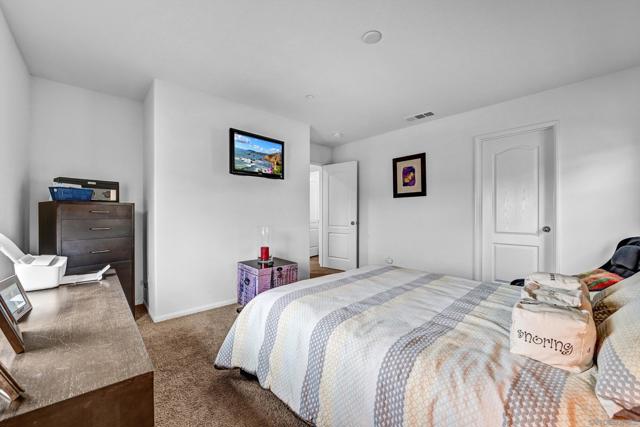 441 Ventasso Way, Fallbrook CA: https://media.crmls.org/mediaz/fcf50562-555b-480c-8db9-87bd817d2e34.jpg