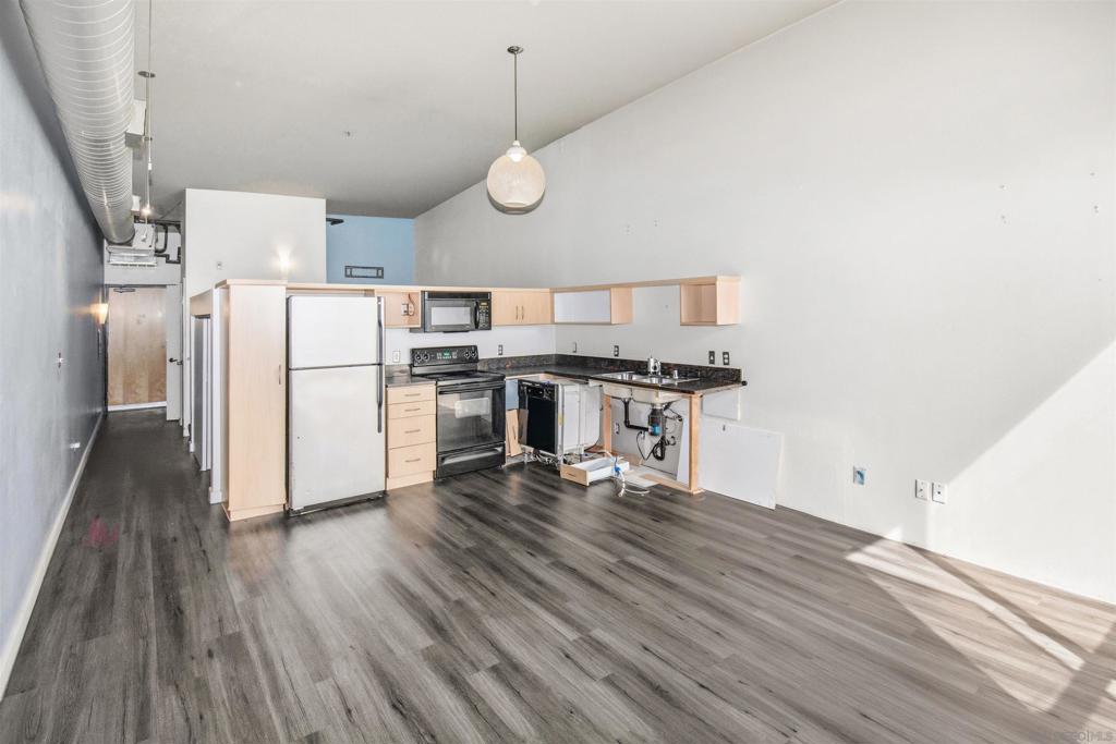 777 6th Avenue - photo 7