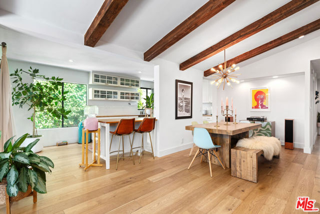 29500 Heathercliff Road, Malibu CA: https://media.crmls.org/mediaz/fcf56388-1570-474d-8717-a9e8edb7cf33.jpg