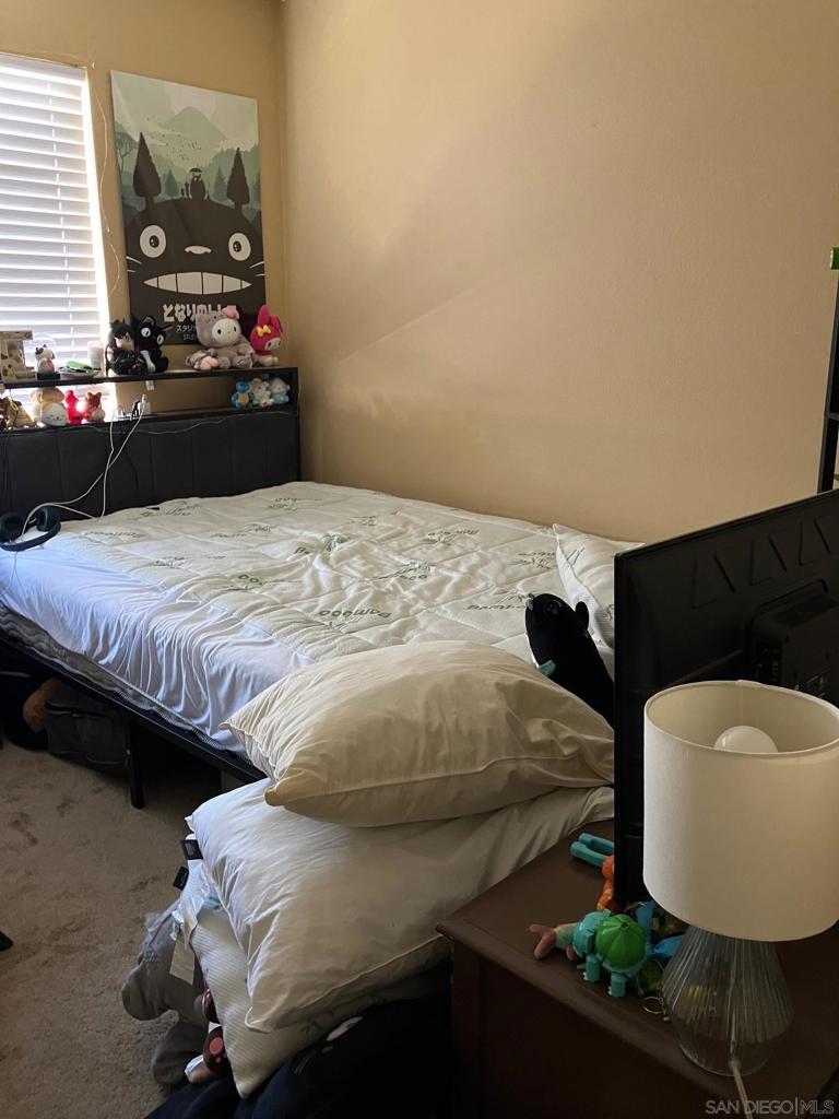 https://media.crmls.org/mediaz/fcf61400-6e56-47df-85b0-768a370465e1.jpg?preset=X-Large