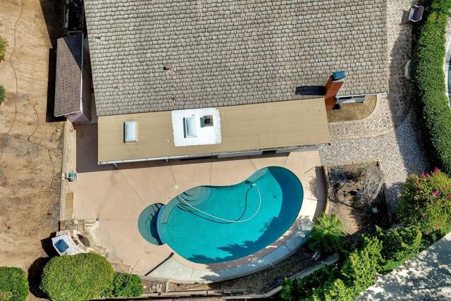 17240 Cuvee Ct, Poway CA: https://media.crmls.org/mediaz/fcf65b54-02d6-46a4-b515-092b532463cc.jpg