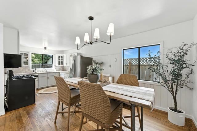 1422 W Selby Lane, Redwood City CA: https://media.crmls.org/mediaz/fcf68555-4396-4bf6-8b4e-eba3ac550160.jpg