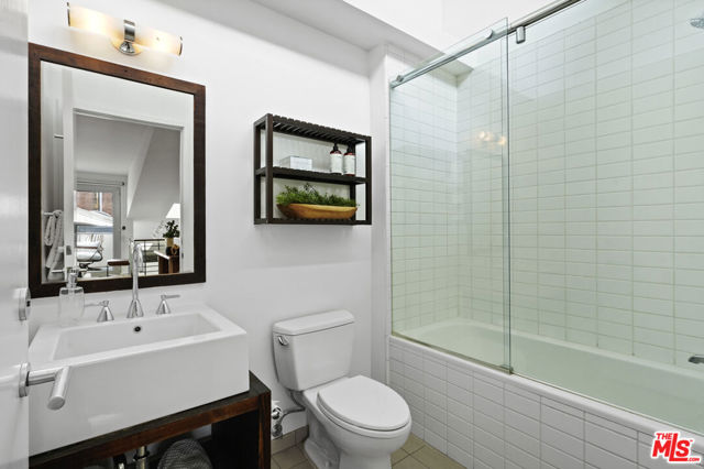 940 E 2nd Street, Los Angeles CA: https://media.crmls.org/mediaz/fcf6990d-d2bf-4efd-a4f4-e6cd8fc06c0b.jpg