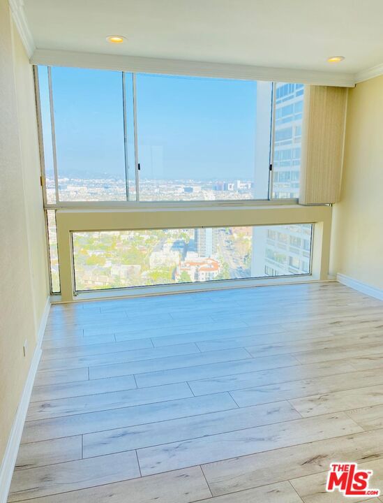 2220 Avenue Of The Stars, Los Angeles CA: https://media.crmls.org/mediaz/fcf6a37d-dc39-4d30-aa3c-d9e1c17f715c.jpg