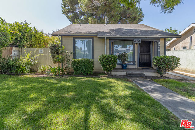 8966 Cadillac Avenue, Los Angeles CA: https://media.crmls.org/mediaz/fcf74b51-3203-4845-bc0b-f5f2478e7729.jpg