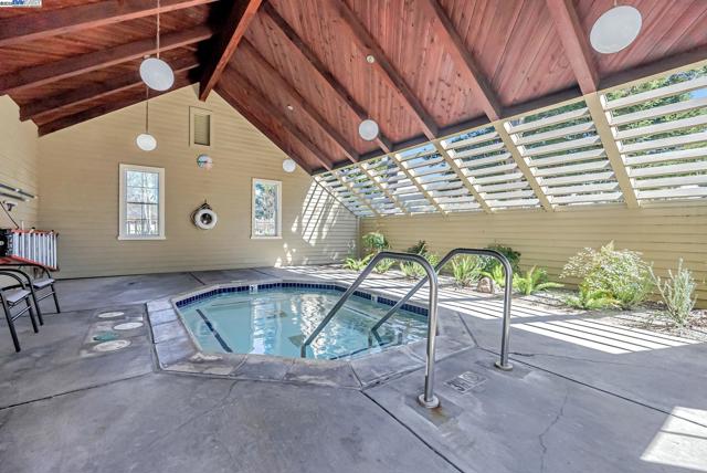 29270 Sandburg Way, Hayward CA: https://media.crmls.org/mediaz/fcf7793d-7d47-4e09-a5f3-659cf97fc273.jpg
