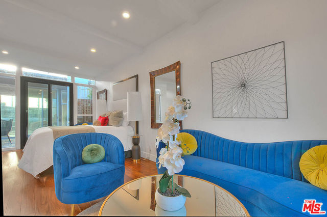 3804 Duray Place, Los Angeles CA: https://media.crmls.org/mediaz/fcf797c9-6095-4dfc-898f-d364213b52c2.jpg