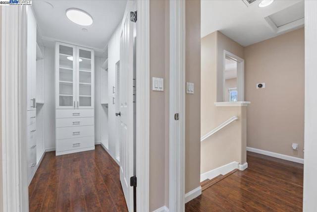 9752 Belladonna Dr, San Ramon CA: https://media.crmls.org/mediaz/fcf7c85e-086f-4ebe-b103-caba024501a1.jpg