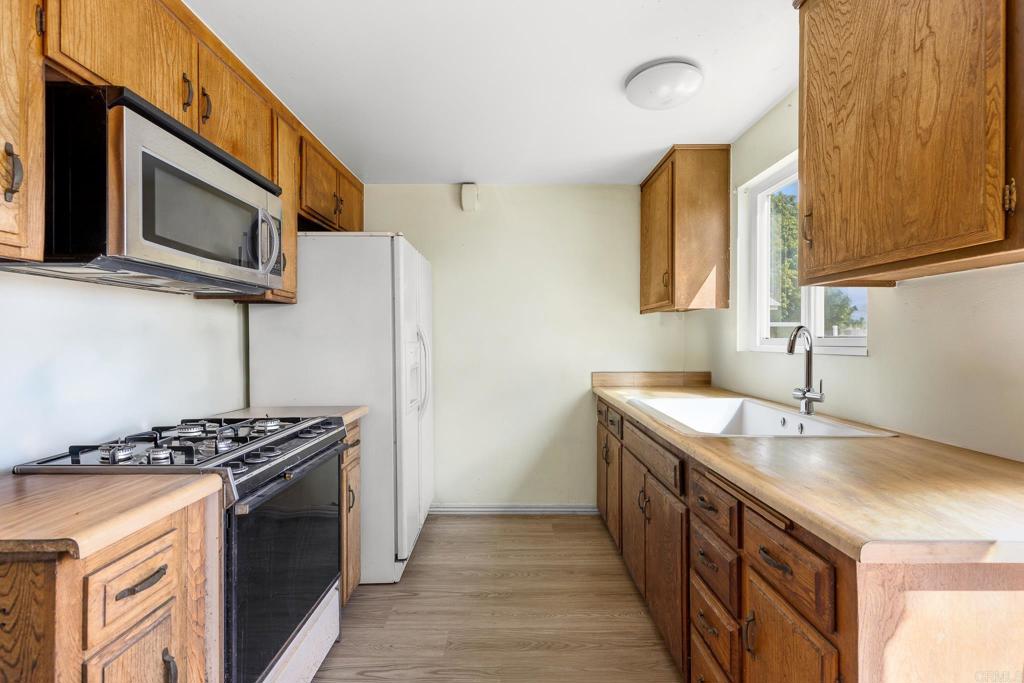 643 Hillward St. - photo 7