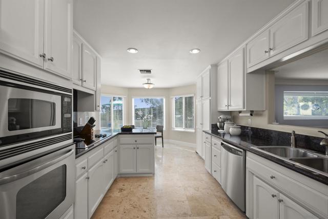 6968 Talisman Ct, San Diego CA: https://media.crmls.org/mediaz/fcf8818a-9ced-466a-9592-7d20aa5d7b70.jpg