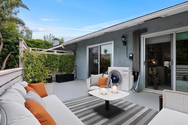 202 Calle De Sereno, Encinitas CA: https://media.crmls.org/mediaz/fcf990e8-7bba-48cc-8e45-cdd155c46346.jpg