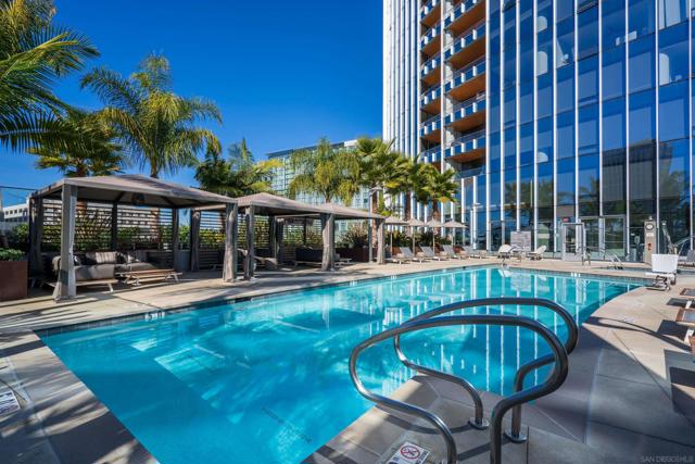 888 E Street, San Diego, California 92101, 2 Bedrooms Bedrooms, ,2 BathroomsBathrooms,Condominium,For Sale,E Street,250020192SD