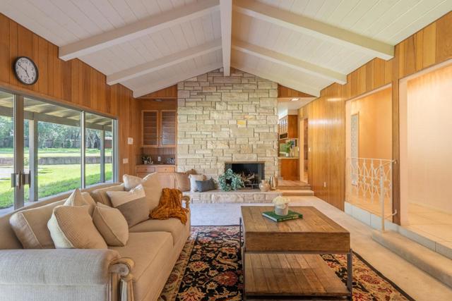 10 Ring Lane, Carmel Valley CA: https://media.crmls.org/mediaz/fcfaef9c-12b3-4491-abb2-be7120dbffb3.jpg