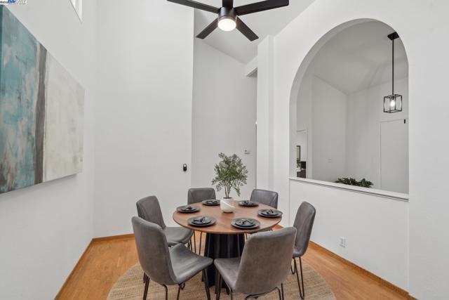 643 Contada Cir, Danville CA: https://media.crmls.org/mediaz/fcfaf5e9-6bc7-4081-b491-5e057ce2b0d0.jpg