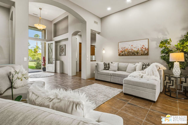 Image 4 of 39 For 2 Brentwood Way