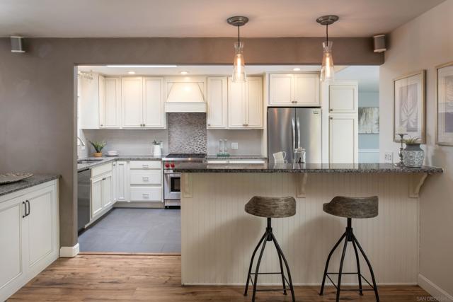4472 Huerfano Ave, San Diego CA: https://media.crmls.org/mediaz/fcfb6ae7-29ff-4114-b024-8e1d1ef718c9.jpg