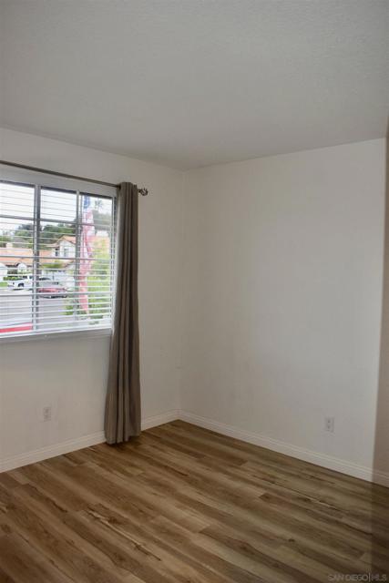 2206 Luz Way, Oceanside CA: https://media.crmls.org/mediaz/fcfb7d43-b3b6-4bae-b795-3cbfac9a8b6e.jpg
