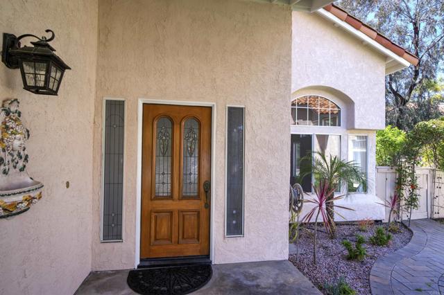 Detail Gallery Image 10 of 44 For 1688 Crystal Ridge Ct, Vista,  CA 92081 - 4 Beds | 2/1 Baths