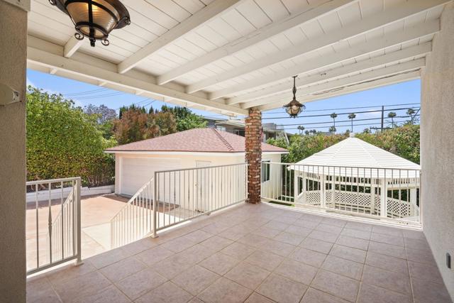 108 W Kenneth Road, Glendale CA: https://media.crmls.org/mediaz/fcfc04f4-10f6-48cf-8b3d-4b7a98a7c8bb.jpg
