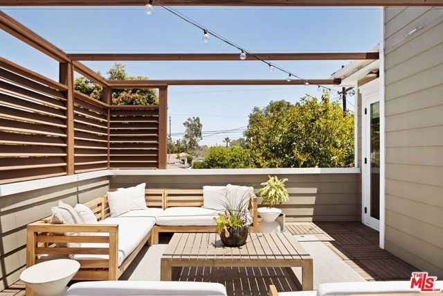 2468 Wellesley Avenue, Los Angeles CA: https://media.crmls.org/mediaz/fcfc0735-b333-4759-9873-0b3bc1fbbfa0.jpg