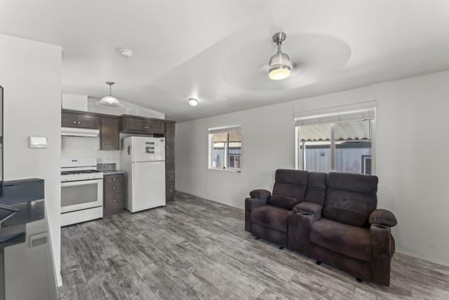 12044 Royal Road, El Cajon CA: https://media.crmls.org/mediaz/fcfcaee1-2892-4c4e-bcd7-5f67981bc394.jpg