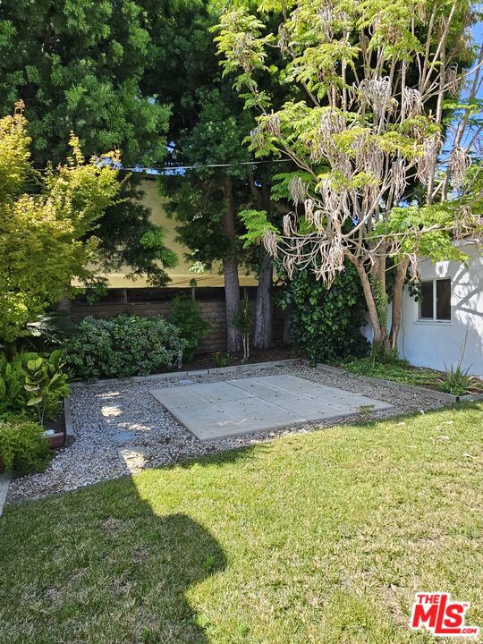 3780 Beethoven Street, Los Angeles CA: https://media.crmls.org/mediaz/fcfd4dd1-a0f8-4c64-8542-8ce36cc1b45a.jpg