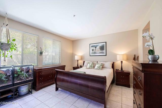 1633 Lola Way, Oxnard CA: https://media.crmls.org/mediaz/fcfd621f-e264-4e5d-a644-987c61f4a045.jpg