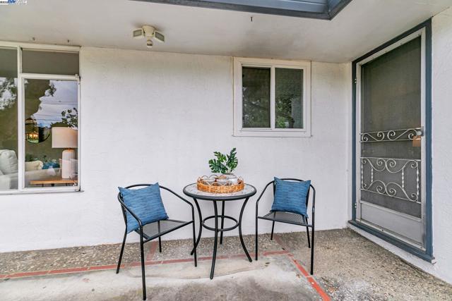 38426 Kimbro St, Fremont CA: https://media.crmls.org/mediaz/fcfd6723-817e-46af-991b-0bc00f6a4ad3.jpg