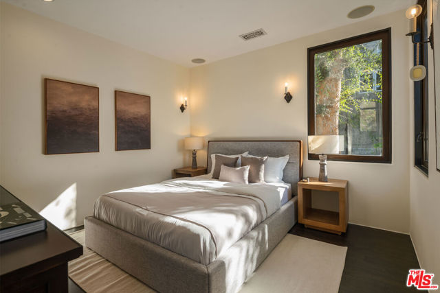 2444 Lyric Avenue, Los Angeles CA: https://media.crmls.org/mediaz/fcfda063-abe6-46da-879d-2d1cd9e11c07.jpg