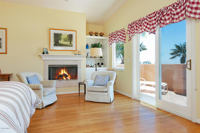 2167 Palomar Avenue, Ventura CA: https://media.crmls.org/mediaz/fcfdcd36-843b-449d-800f-3efeffb99c42.jpg