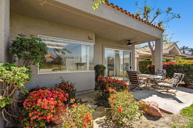 36 Colonial Drive, Rancho Mirage CA: https://media.crmls.org/mediaz/fcfdeee5-860a-4bc6-a21e-71236133b876.jpg
