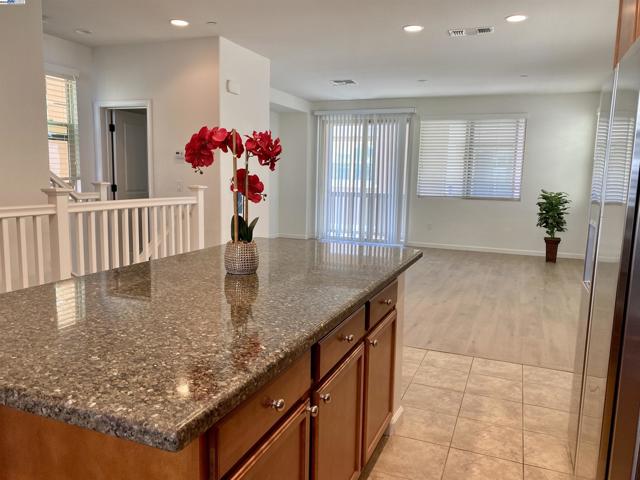 2932 Patcham Cmn, Livermore CA: https://media.crmls.org/mediaz/fcfdf469-9e81-4a11-99a1-9bd587b0680d.jpg