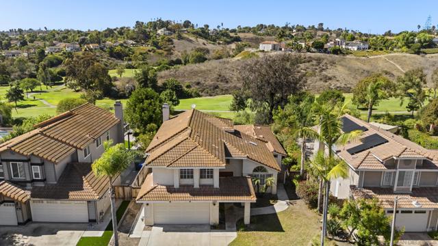 2332 Back Nine St, Oceanside CA: https://media.crmls.org/mediaz/fcfe0fde-cc21-467c-a0bc-529b0bbc3b43.jpg