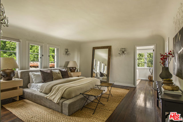 Image 26 of 44 For 5470 Los Feliz Boulevard