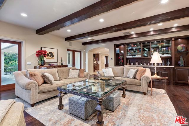 Drew Fenton | 10212 Briarwood Drive Los Angeles CA | MLS: 7608311