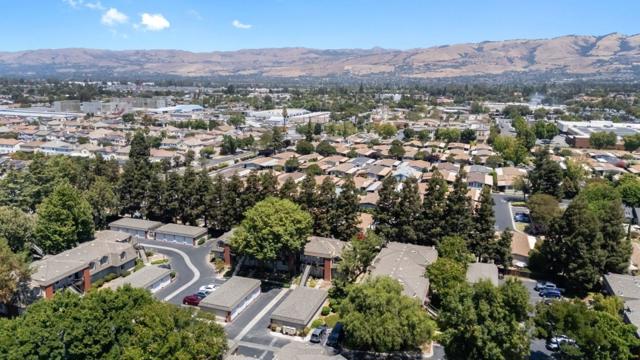 3054 Shadow Springs Place, San Jose CA: https://media.crmls.org/mediaz/fcff00eb-294c-4688-9211-7ed3159ea3d4.jpg