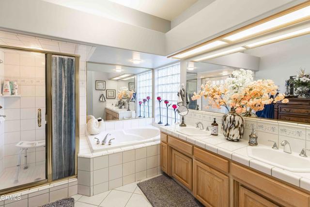 4205 Palisades Circle, Bakersfield CA: https://media.crmls.org/mediaz/fcff2d75-603d-4b1c-8822-4284f0b40231.jpg