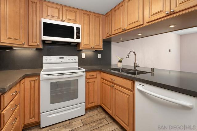 7016 Park Mesa Way, San Diego CA: https://media.crmls.org/mediaz/fcff54fa-d05a-4a9a-b030-4592b47d9efb.jpg