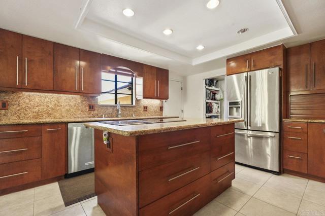 Image 16 of 43 For 39295 De Luz Road