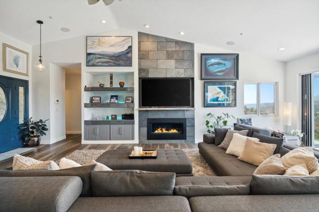 9420 Crest Drive, Spring Valley CA: https://media.crmls.org/mediaz/fd010d58-684c-4fed-90c5-987217a38955.jpg