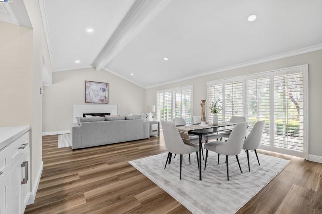 553 Saint George Rd, Danville CA: https://media.crmls.org/mediaz/fd013cbf-9494-453d-a5f5-a14f68432b5f.jpg