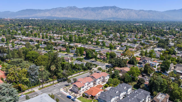 300 E Alhambra Road, Alhambra CA: https://media.crmls.org/mediaz/fd0178b2-a6cf-4316-8730-378cead2531c.jpg