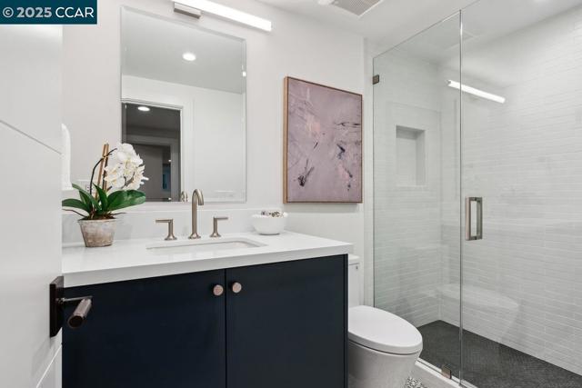 625 Sky Hy Cir, Lafayette CA: https://media.crmls.org/mediaz/fd0219ff-c579-48b6-a071-11196bbf2c72.jpg